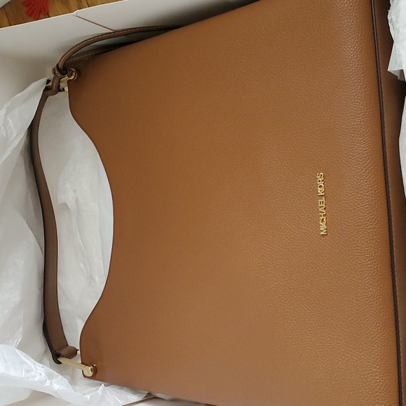 Leather Michaels Kors bag - Picture 1 of 2